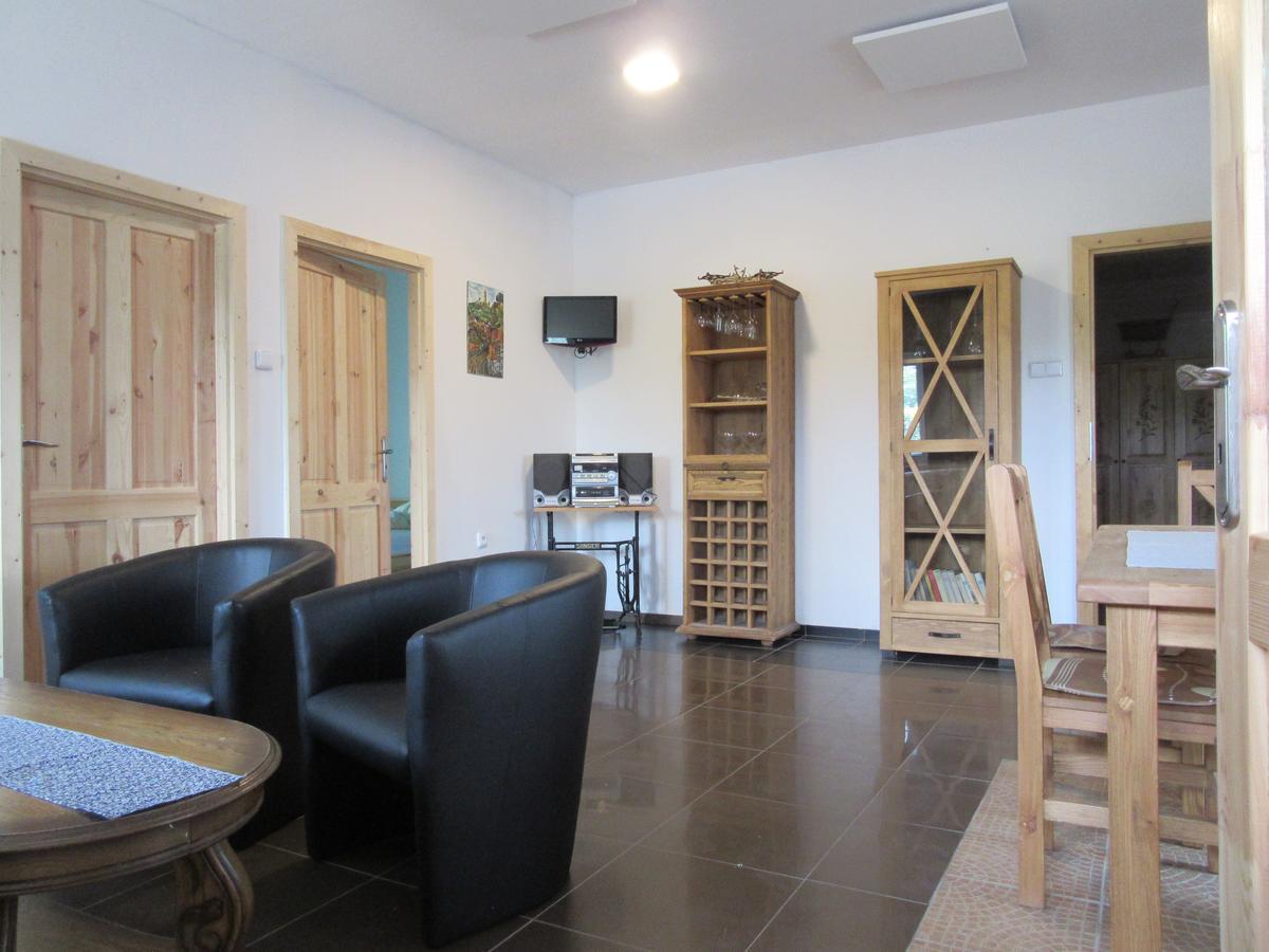 10 Apartment